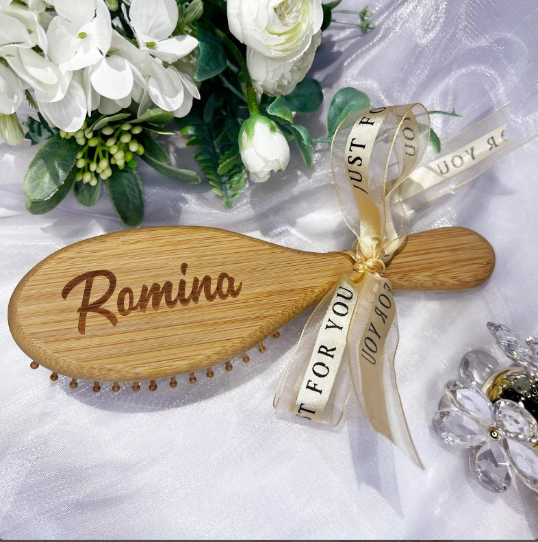Personalized Carving Bridesmaid wood Comb