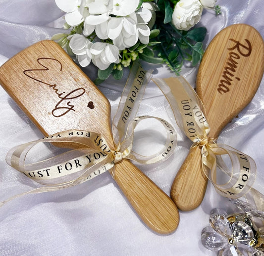 Personalized Carving Bridesmaid wood Comb
