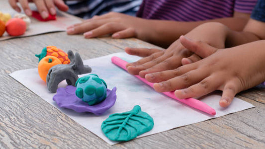 Clay & Play (Ages 3–5)
